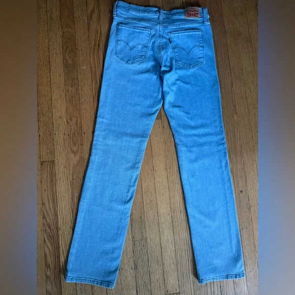 Levi's Women's Light Blue Skinny Jeans - Picture 4 of 8